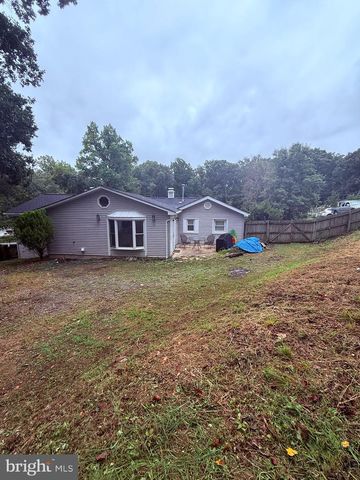 18318 SHARON RD, Triangle, VA 22172