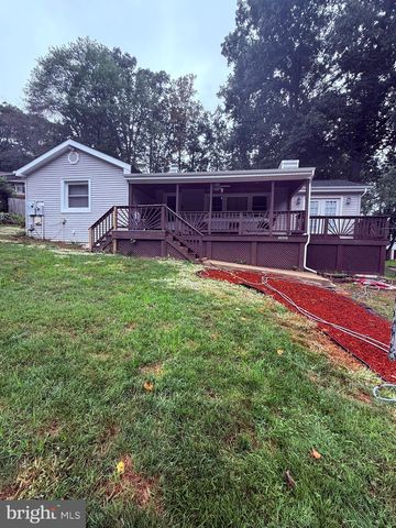 18318 SHARON RD, Triangle, VA 22172