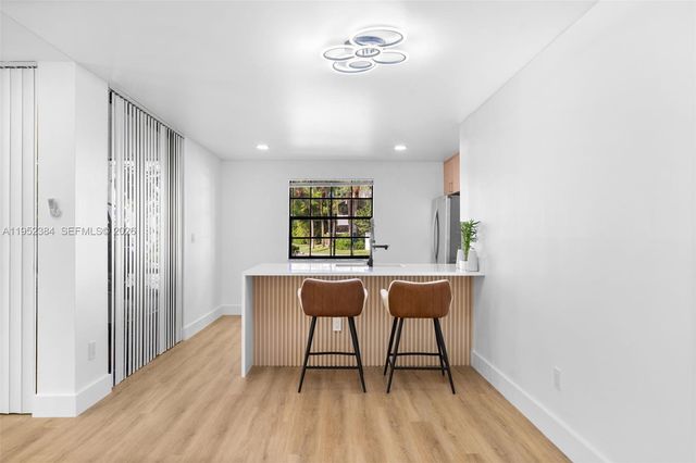 3545 Magellan Cir 351-5, Aventura, FL 33180