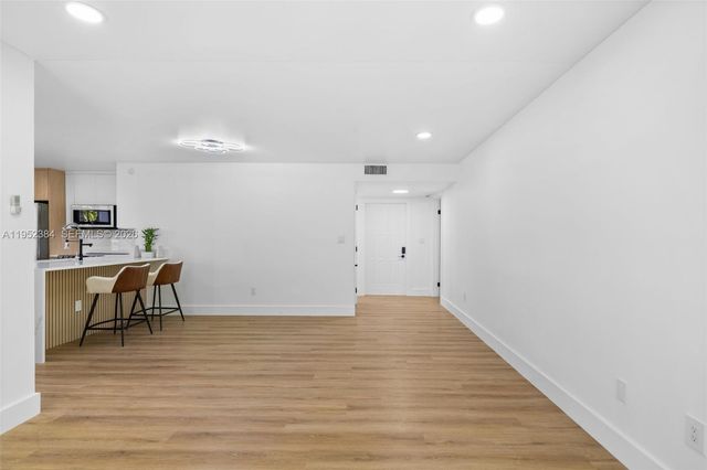 3545 Magellan Cir 351-5, Aventura, FL 33180