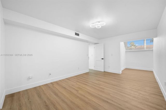 3545 Magellan Cir 351-5, Aventura, FL 33180