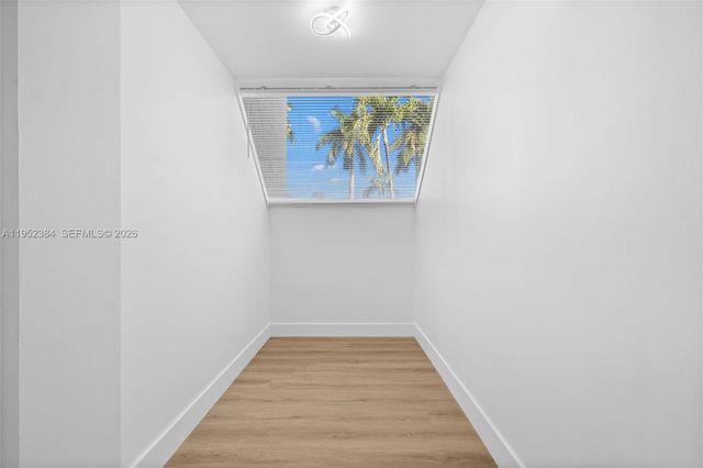 3545 Magellan Cir 351-5, Aventura, FL 33180