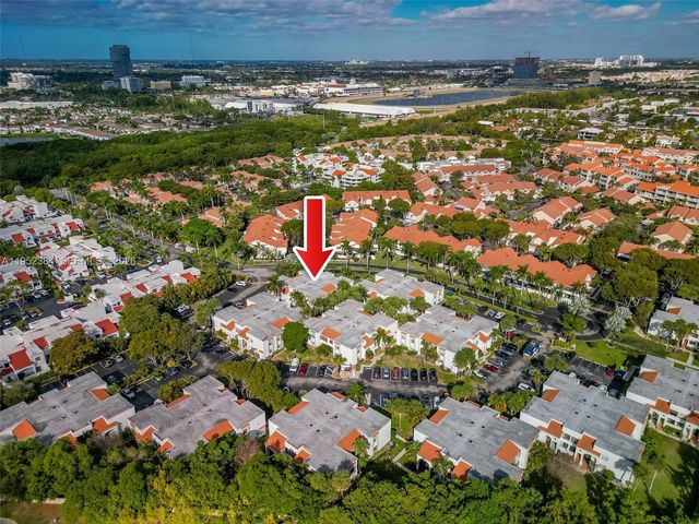 3545 Magellan Cir 351-5, Aventura, FL 33180