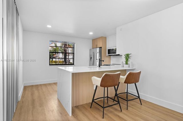 3545 Magellan Cir 351-5, Aventura, FL 33180