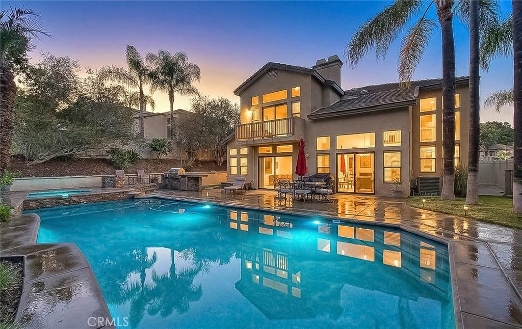 Image 2 of property listing at 2750 Hidden Hills, Corona, CA 92882