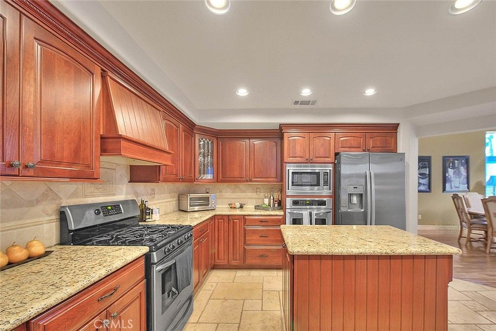 Image 20 of property listing at 2750 Hidden Hills, Corona, CA 92882