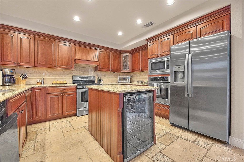 Image 21 of property listing at 2750 Hidden Hills, Corona, CA 92882