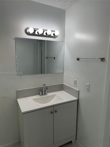 9270 Fontainebleau Boulevard 104, Miami, FL 33172