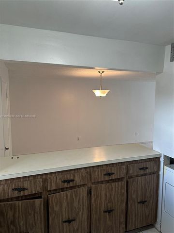 9270 Fontainebleau Boulevard 104, Miami, FL 33172