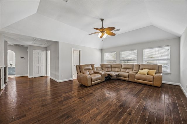 6223 Hidden Lakes Drive, Houston, TX 77345