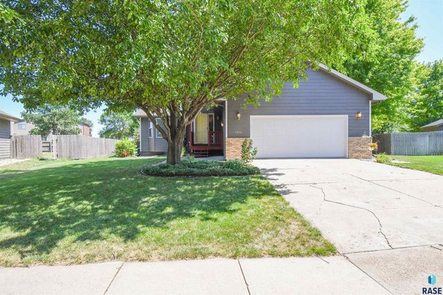 3234 S Serenity Trl Trail, Sioux Falls, SD 57103