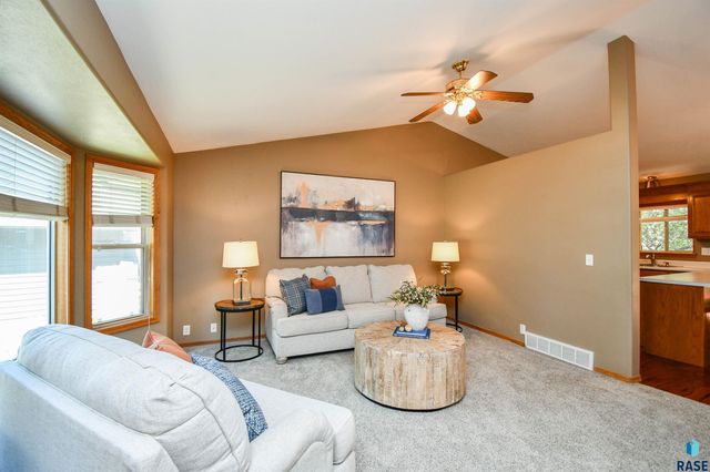 3234 S Serenity Trl Trail, Sioux Falls, SD 57103