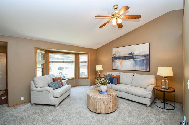 3234 S Serenity Trl Trail, Sioux Falls, SD 57103