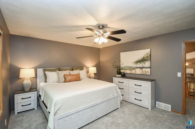 3234 S Serenity Trl Trail, Sioux Falls, SD 57103