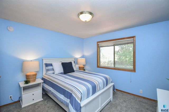 3234 S Serenity Trl Trail, Sioux Falls, SD 57103