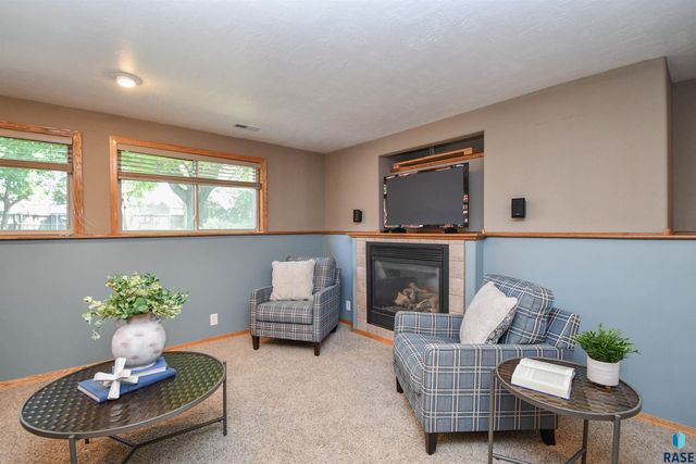 3234 S Serenity Trl Trail, Sioux Falls, SD 57103