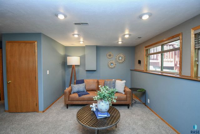 3234 S Serenity Trl Trail, Sioux Falls, SD 57103