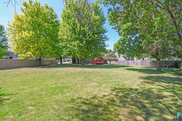 3234 S Serenity Trl Trail, Sioux Falls, SD 57103