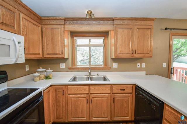 3234 S Serenity Trl Trail, Sioux Falls, SD 57103