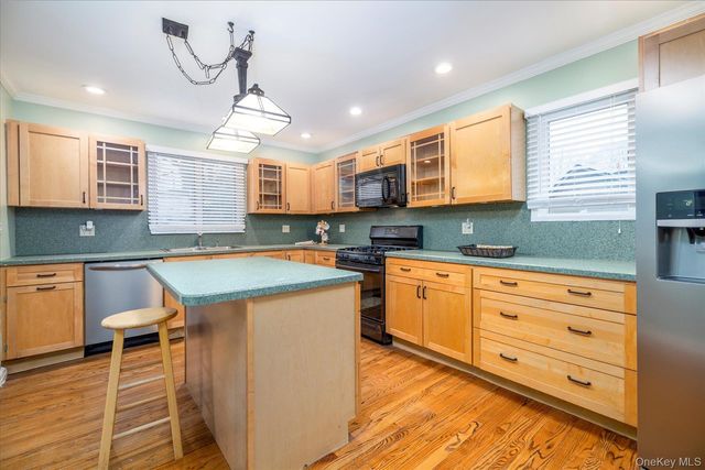 125 Wilson Street, East Rockaway, NY 11518