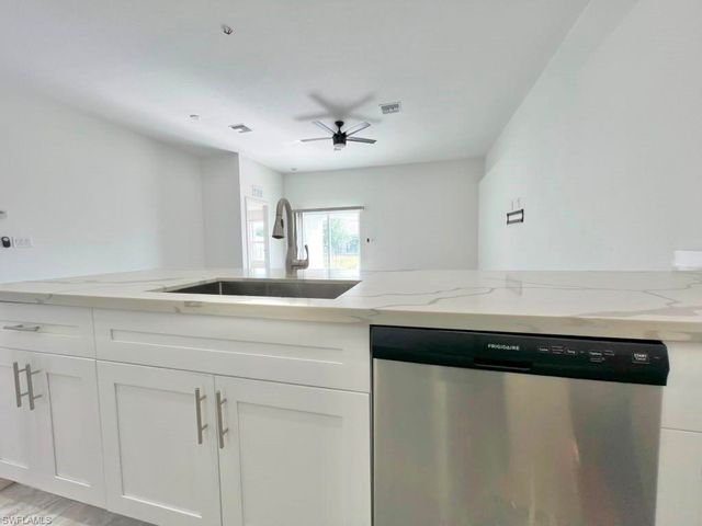 4622 SW 7th PL, Cape Coral, FL 33914