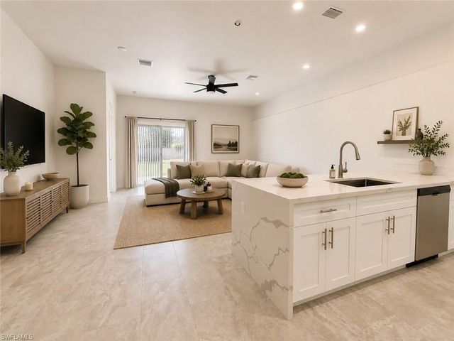 4622 SW 7th PL, Cape Coral, FL 33914
