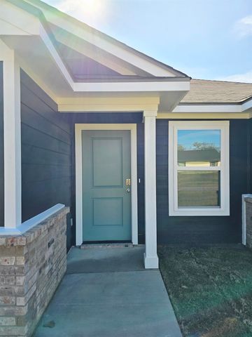 250 Omaha St., Gladewater, TX 75647