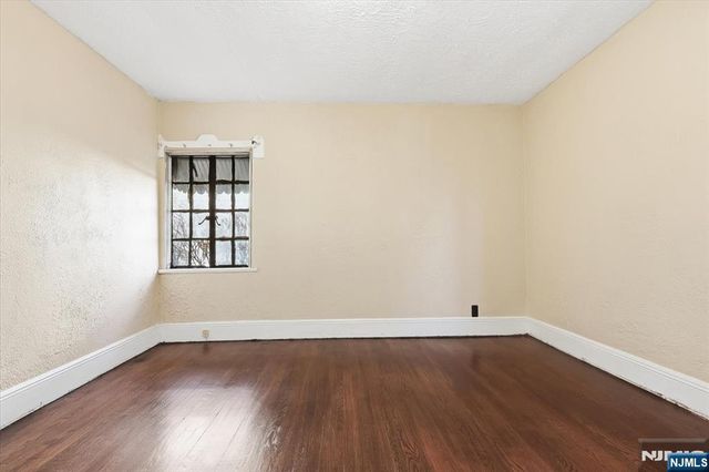 283 Pasadena Avenue, Hasbrouck Heights, NJ 07604