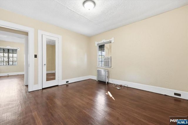 283 Pasadena Avenue, Hasbrouck Heights, NJ 07604