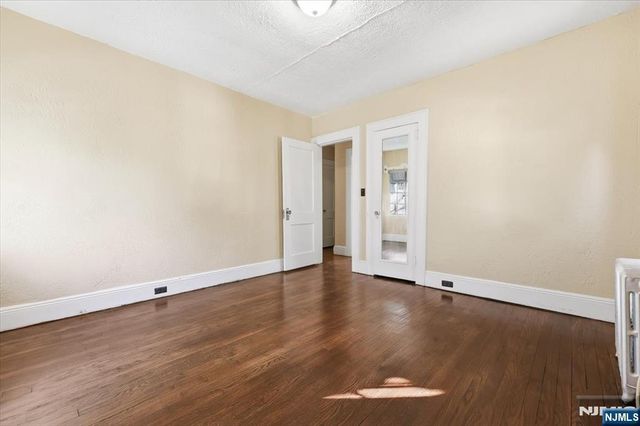 283 Pasadena Avenue, Hasbrouck Heights, NJ 07604