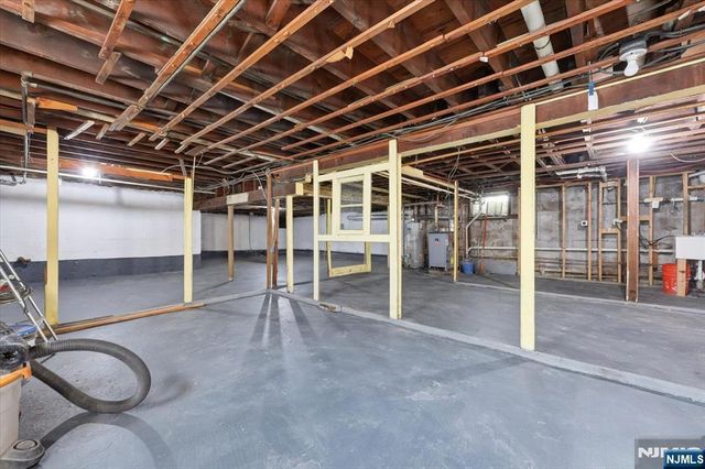 283 Pasadena Avenue, Hasbrouck Heights, NJ 07604