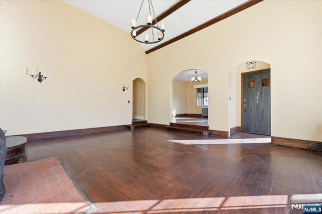 283 Pasadena Avenue, Hasbrouck Heights, NJ 07604