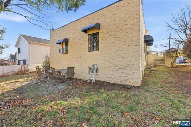 283 Pasadena Avenue, Hasbrouck Heights, NJ 07604