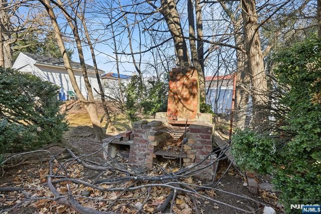 283 Pasadena Avenue, Hasbrouck Heights, NJ 07604