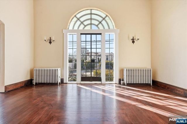 283 Pasadena Avenue, Hasbrouck Heights, NJ 07604