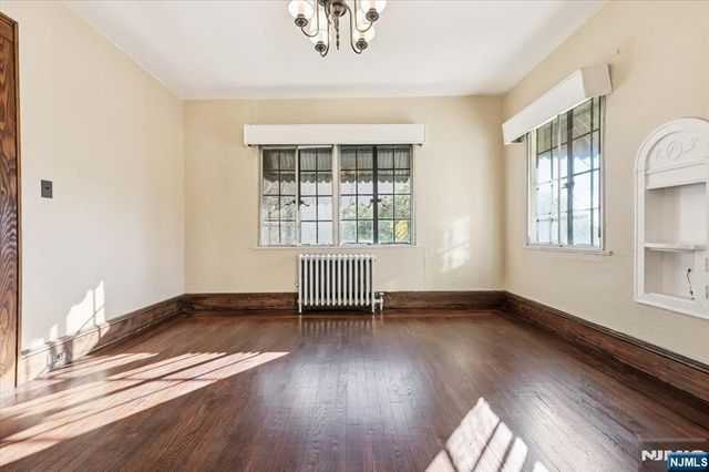 283 Pasadena Avenue, Hasbrouck Heights, NJ 07604