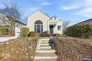 283 Pasadena Avenue, Hasbrouck Heights, NJ 07604