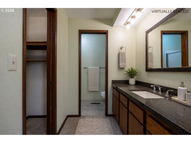 1900 N CEDAR St, Newberg, OR 97132