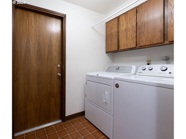 1900 N CEDAR St, Newberg, OR 97132
