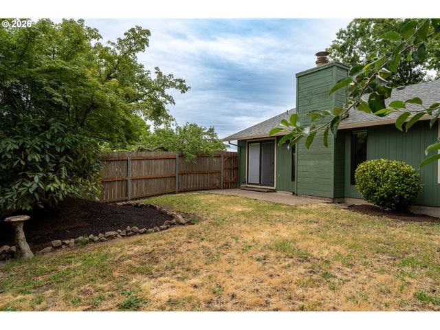 1900 N CEDAR St, Newberg, OR 97132