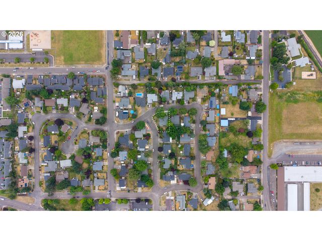 1900 N CEDAR St, Newberg, OR 97132
