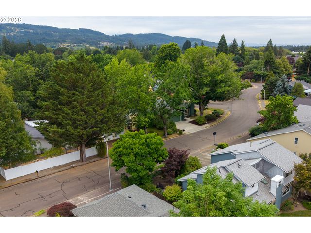 1900 N CEDAR St, Newberg, OR 97132