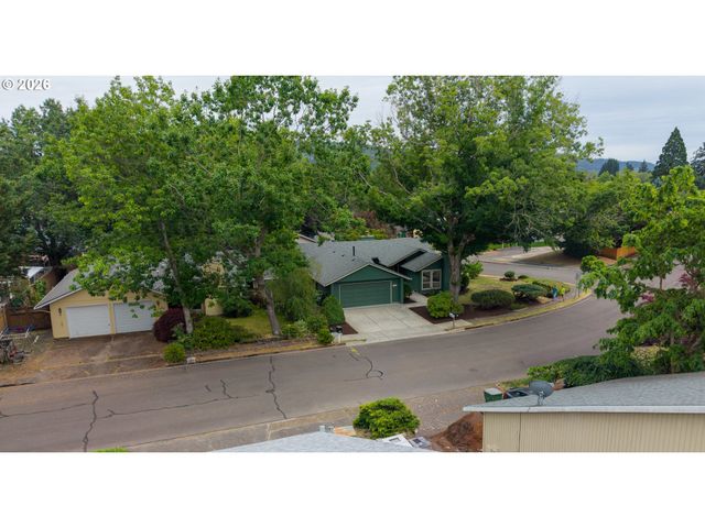 1900 N CEDAR St, Newberg, OR 97132