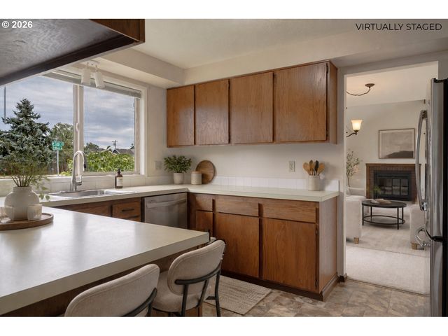 1900 N CEDAR St, Newberg, OR 97132