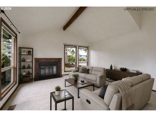1900 N CEDAR St, Newberg, OR 97132