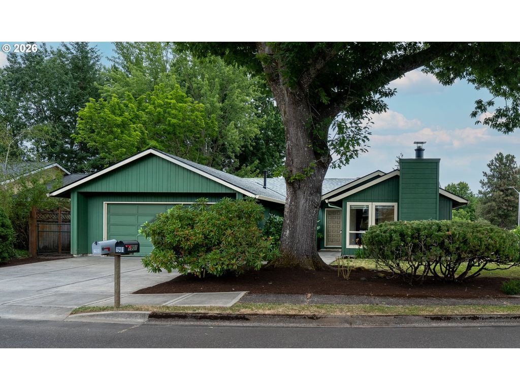 1900 N CEDAR St, Newberg, OR 97132