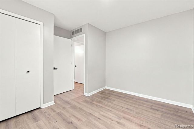 22733 Ridgeway Street, Saint Clair Shores, MI 48080