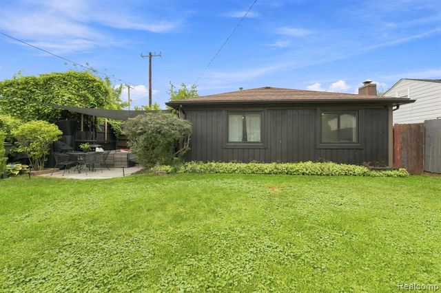 22733 Ridgeway Street, Saint Clair Shores, MI 48080