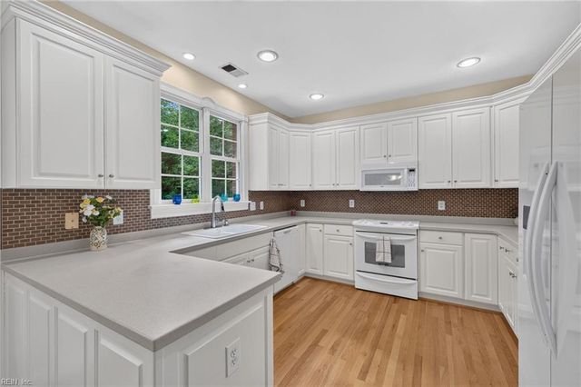 1584 Godfrey LN, Virginia Beach, VA 23454