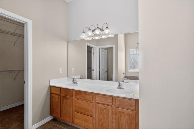 603 E Thornhill Drive, Nixa, MO 65714